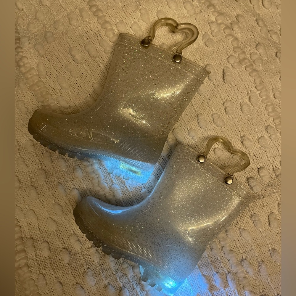 Light up rain boots